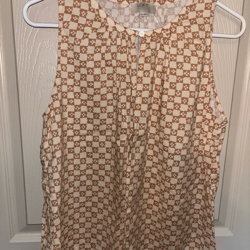 LOFT Tan and White Sleeveless Top